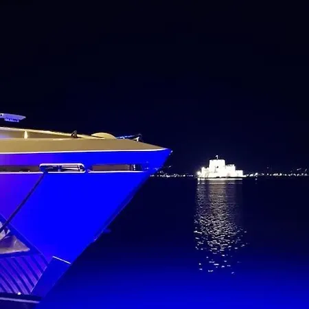 Myrto Living In Luxury And Enjoying The View Lejlighed
